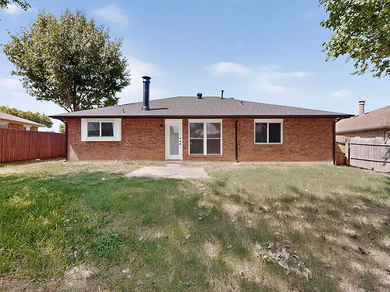 1313 Homestead St — Photo 24