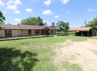 326 Heisler Rd, Pipe Creek, TX 78063