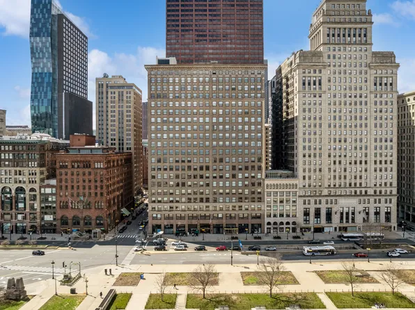 330 S Michigan Ave APT 1707, Chicago, IL 60604