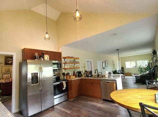 203 Bernstadt St, Novi, MI 48377