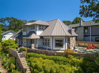 1286 Ocean View Rd, Saanich, BC V8P1J7