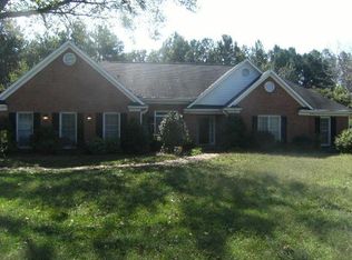 160 Overlook Ct, Fayetteville, GA 30215