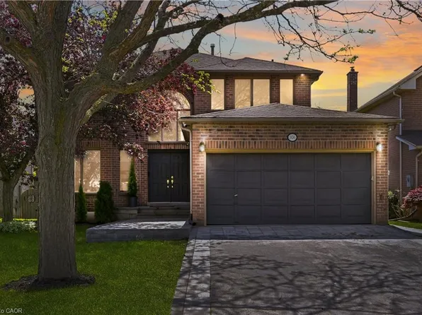 376 Carrier Ln, Oakville, ON L6H 5E9