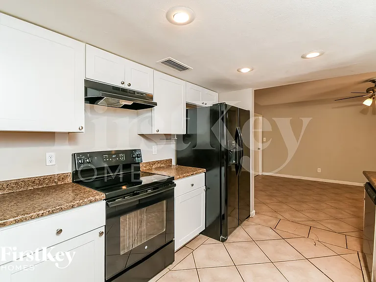3238 S Evergreen Rd — Photo 8