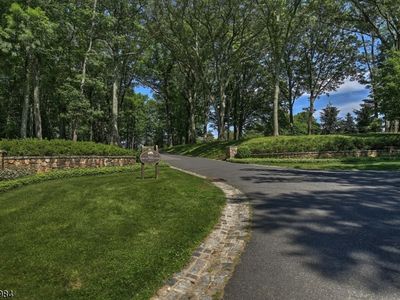 2 Sutton Place, Lot 2, Mendham Twp, NJ, 07945