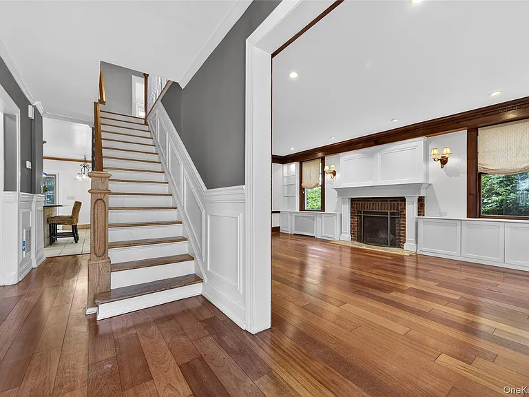 90 Mackey Ave — Photo 3