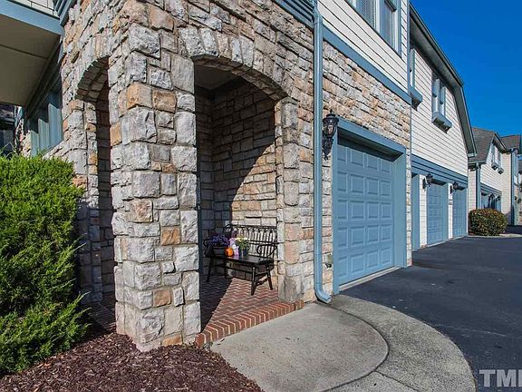 3rd image of 208 Presque Isle Ln #208
