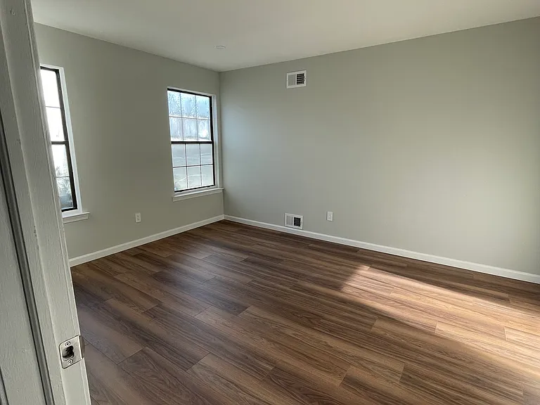 1909 Woodbridge Commons Way — Photo 7