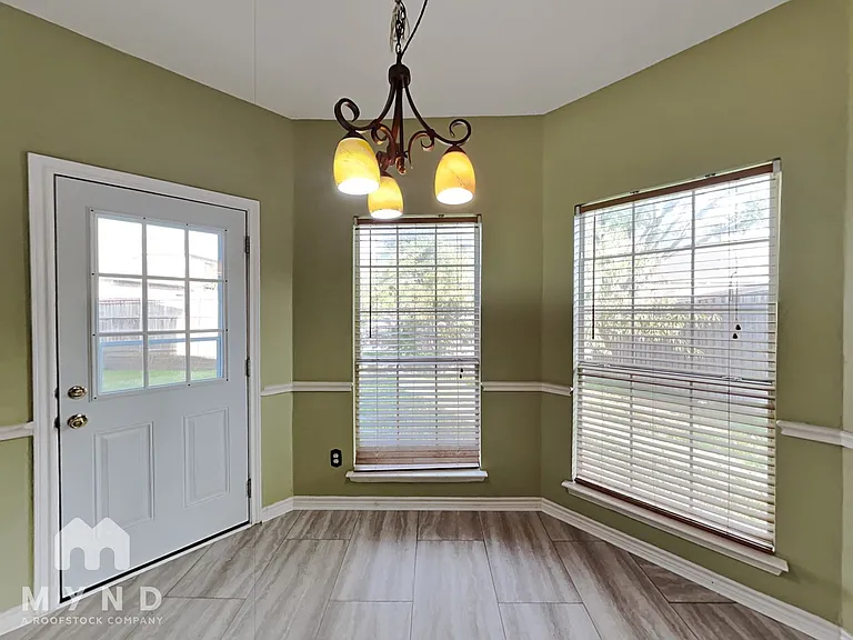 102 Elm Fork Dr — Photo 7