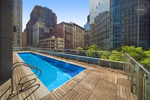 Sold by Triplemint | media 10