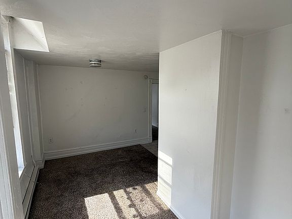3rd image of 1021 E Main St APT 26