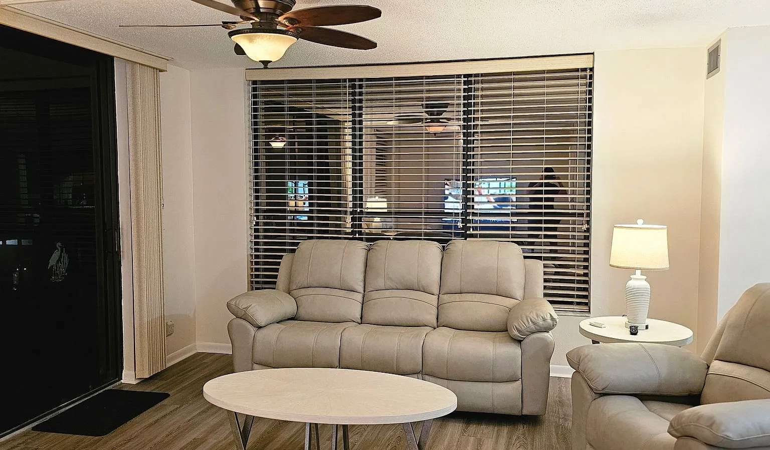 Riverfront Community Resort Style 2/2 Condo — Photo 4