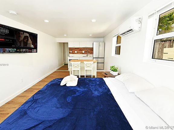 5th image of 3045 NE 16th Ave #431