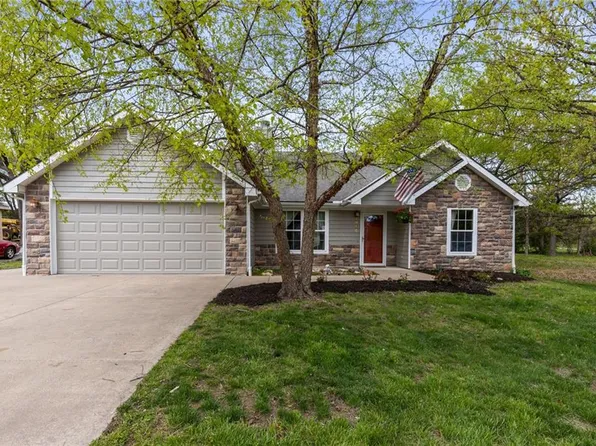 1814 College St, Baldwin City, KS 66006