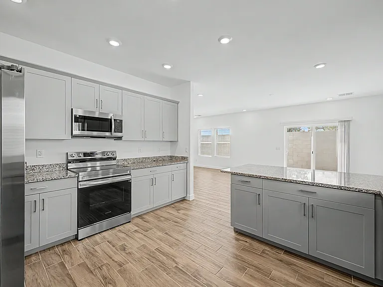 1528 N Pueblo Dr — Photo 10