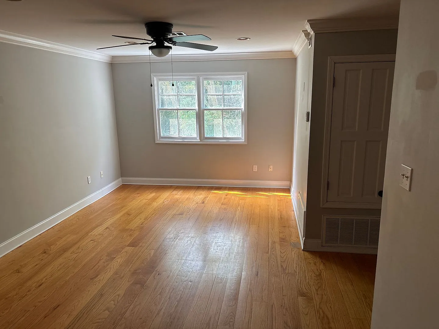 Desoto Place — Photo 1