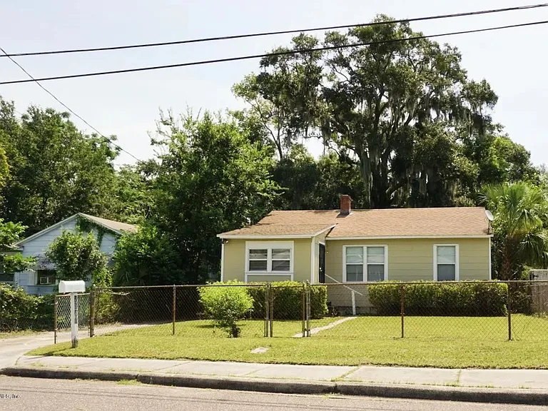 7545 Wilder Ave — Photo 1
