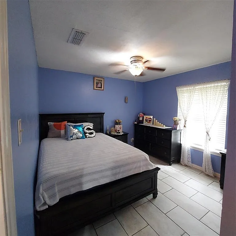 3 bed, 1398 sqft, $1,400 — Photo 4