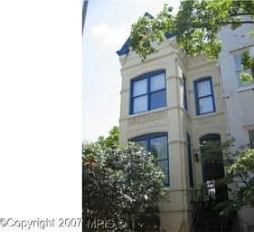 Victorian Townhome w/Rental Unit