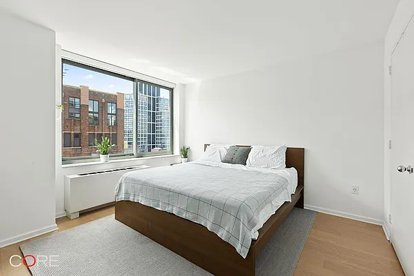 Rented by CORE | media 17