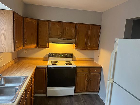 4th image of 7839 Lincoln Ave APT 9