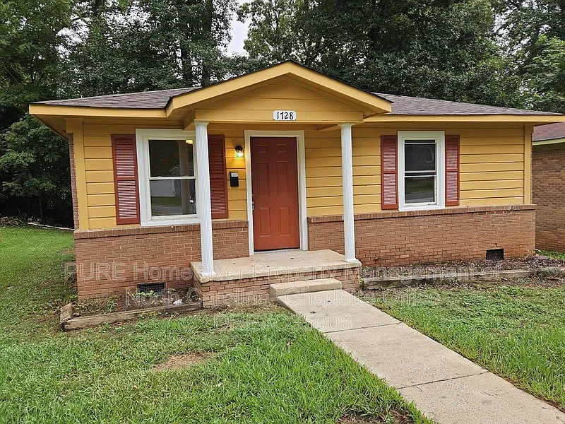 2 bed, 1.0 bath, 696 sqft, $1,250 — Photo 2