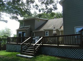 8 Cottage St, Southwick, MA 01077