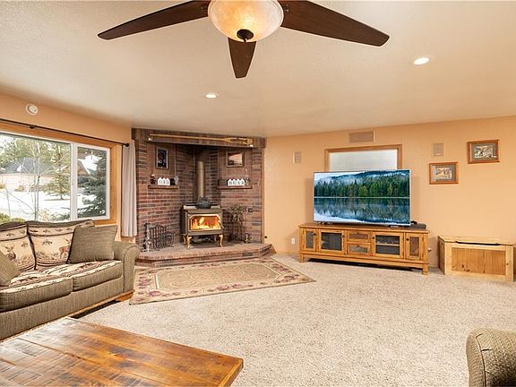 3rd image of 310 Teakwood Dr