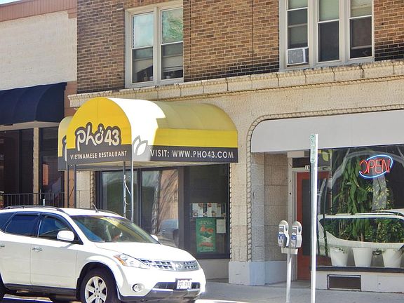 4th image of 1814 N Farwell Ave