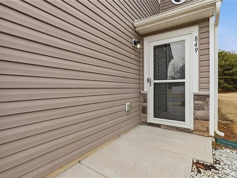 849 Bitting Hall Dr — Photo 3