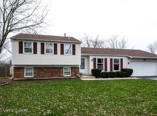 348 Ripley Ct, Naperville, IL 60565