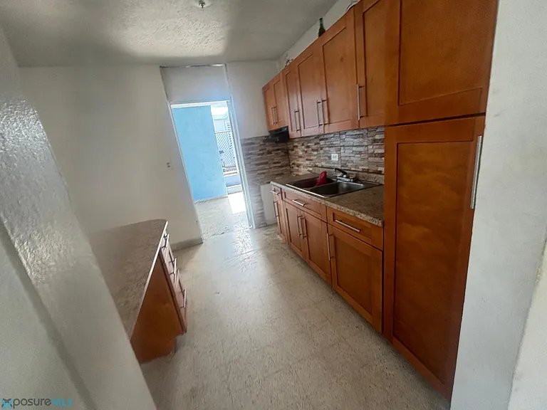 2 Calle 8 #G — Photo 31