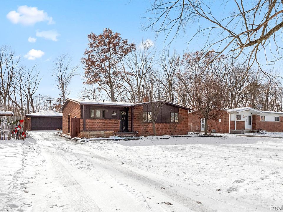 1st image of 27051 Avondale St
