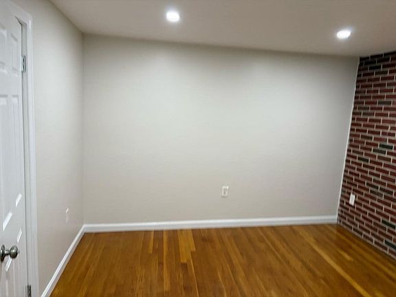 5th image of 17 Fleet St APT 1