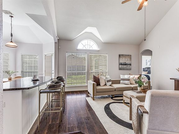 4th image of 11805 Vienna Apple Rd