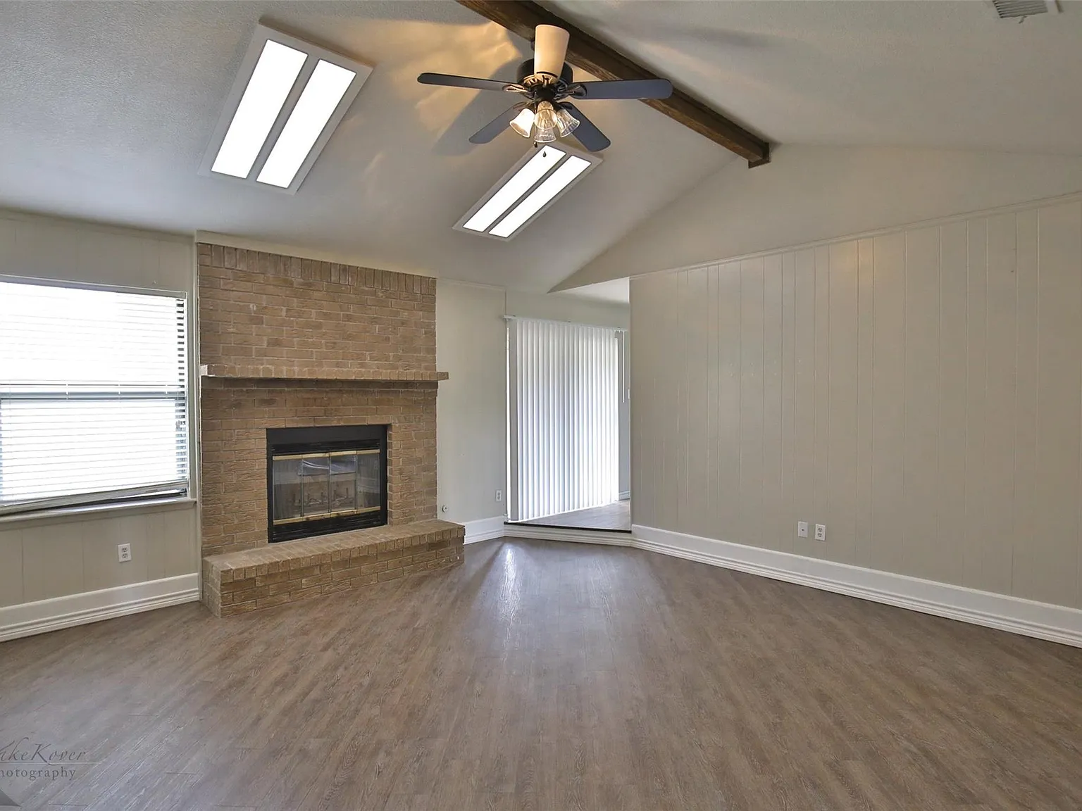 3 bed, 1323 sqft, $2,750 — Photo 2