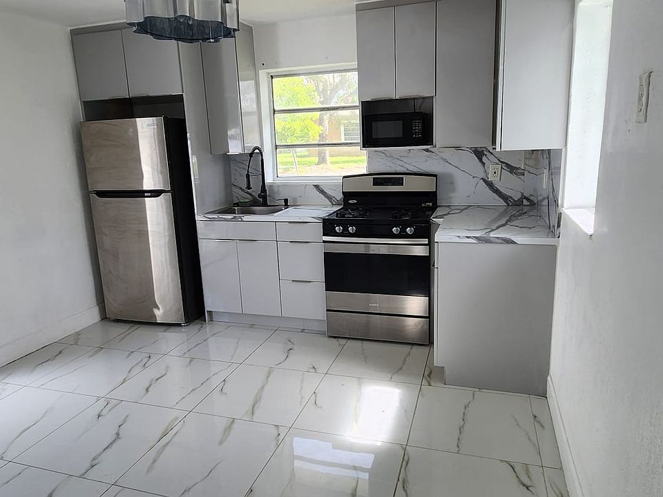 1st image of 2800 NW 4th St #3