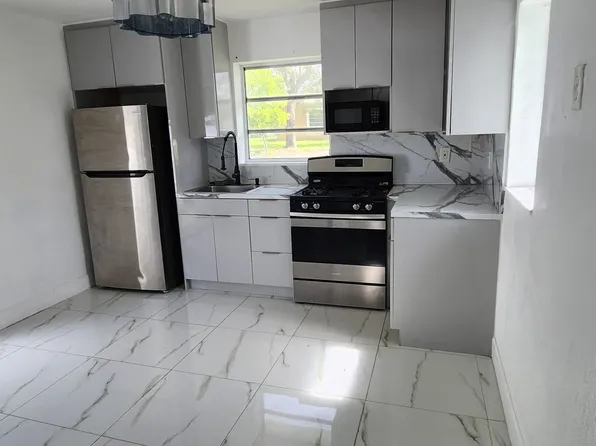 2800 NW 4th St, Miami, FL