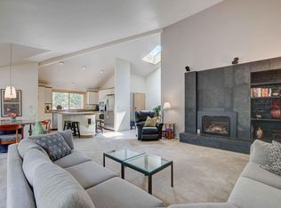 (Undisclosed Address), Sunriver, OR 97707