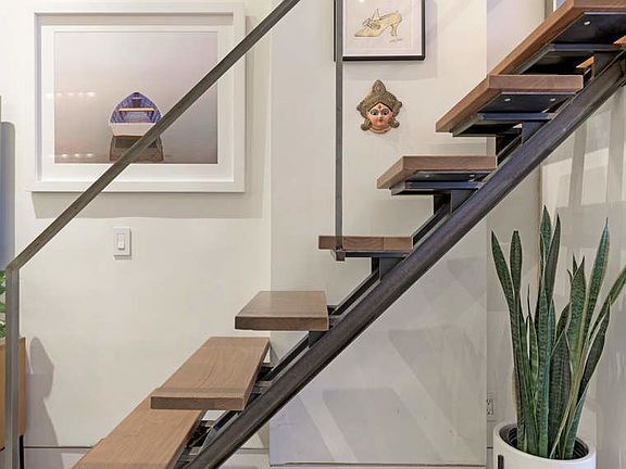 3rd image of 23 Waverly Pl APT 2I