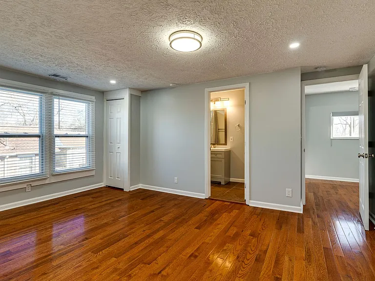 819 E Meade Ave — Photo 15
