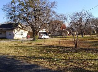 208 N Blanton, Whitewright, TX 75491