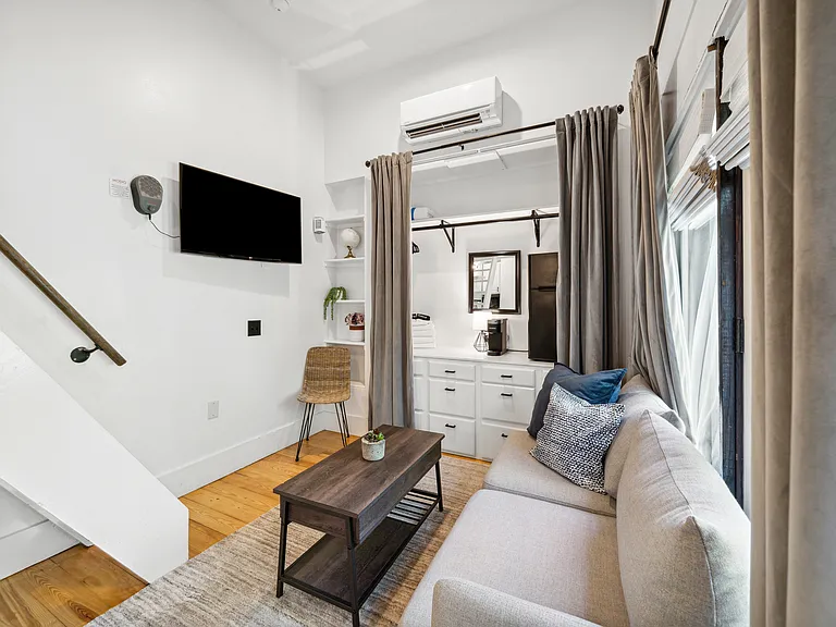 33 1/2 Cannon St #403 — Photo 9