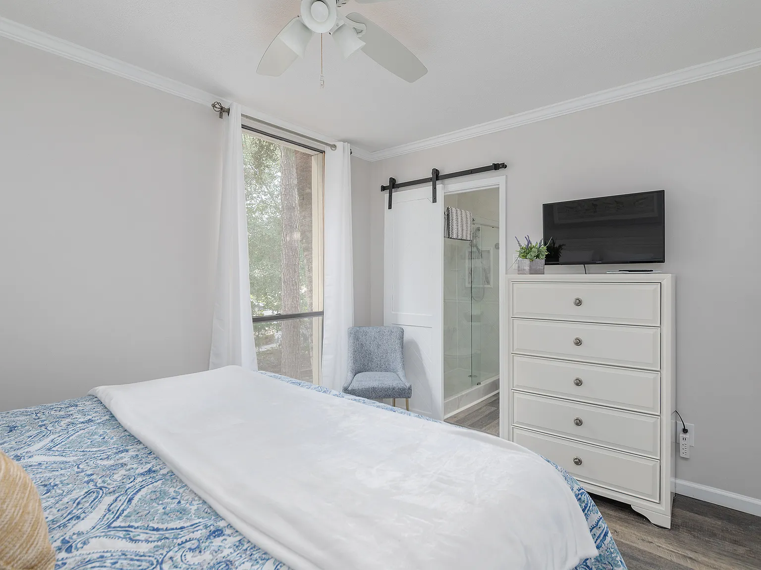 1 bed, 563 sqft, $3,250 — Photo 2