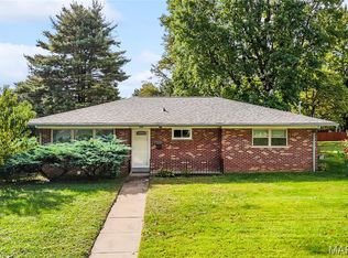 400 Springdale Dr, Belleville, IL 62223