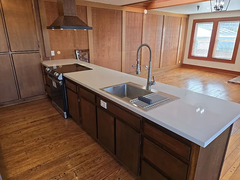 212 E St — Photo 13