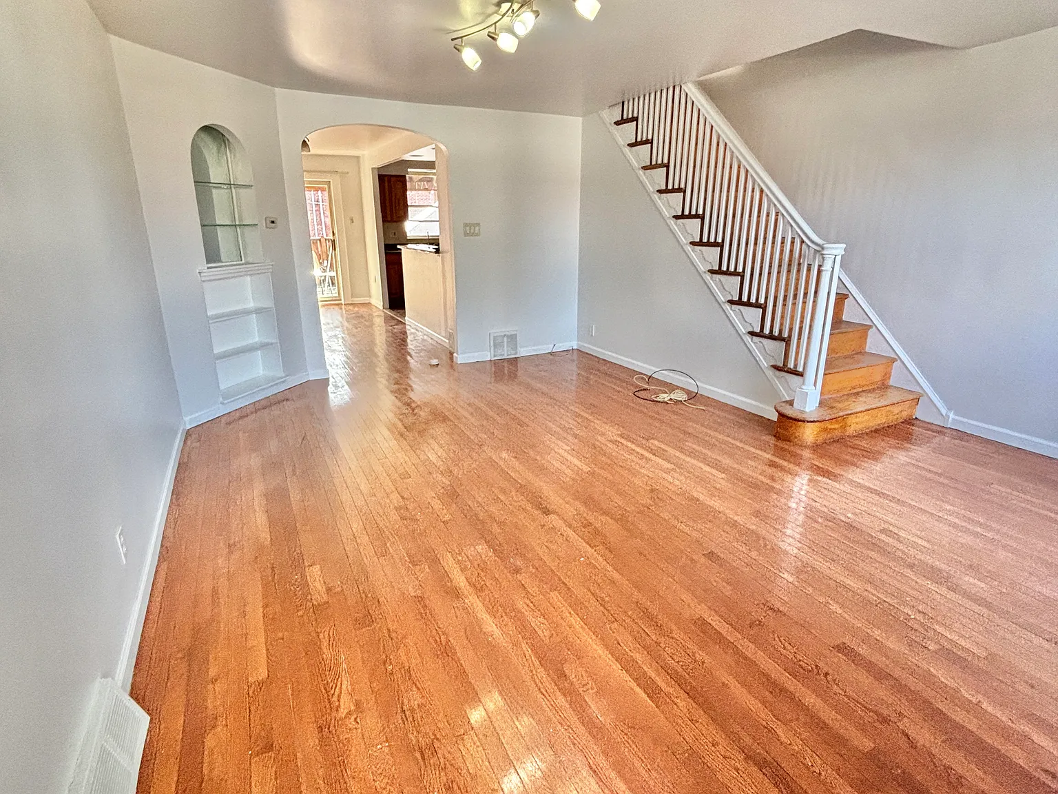 3 bed, 1.5 bath, 1170 sqft, $1,800 — Photo 1
