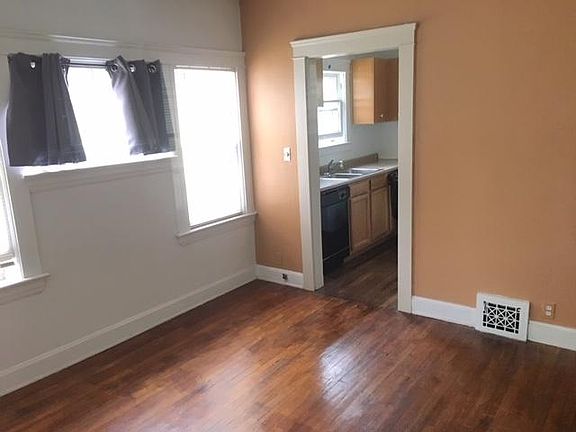 5th image of 2296 Grandview Ave #3
