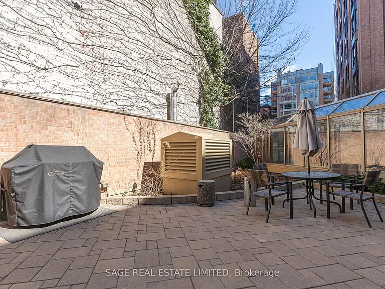 25 George St S #302 — Photo 34