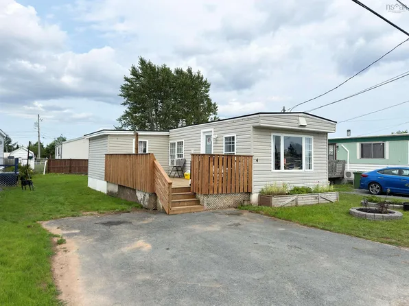 4 Fredericks Ln, Eastern Passage, NS B3G 1A7
